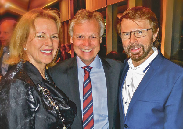 Anders Hanser tillsammans med goda vännerna Anni-Frid Lyngstad och Björn Ulvaeus. Bild: PRIVAT