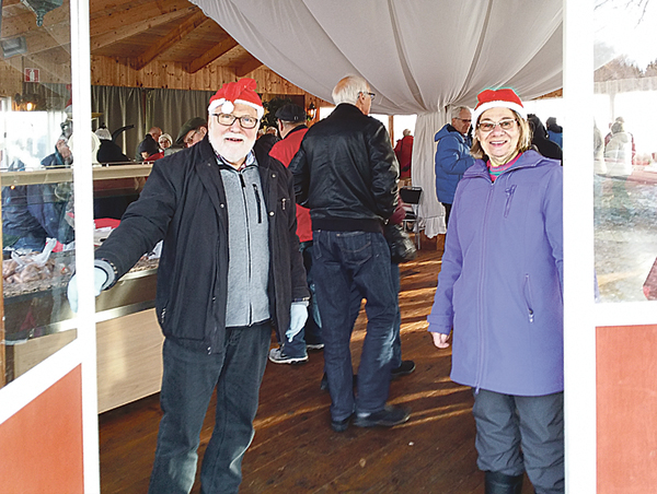 Jan-Anders och Birgitta välkomnade besökarna till Ydre hembygdsgård