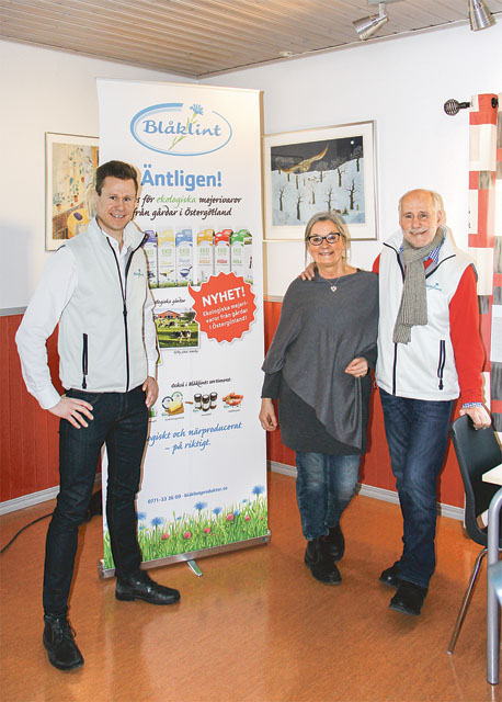 Några av nyckelpersonerna i företaget Blåklint som nu finns i Motala. Från vänster vd Henrik Samuelsson, Annica Fredriksson och företagets frontfigur och idéspruta Lars- Gunnar Samuelsson.